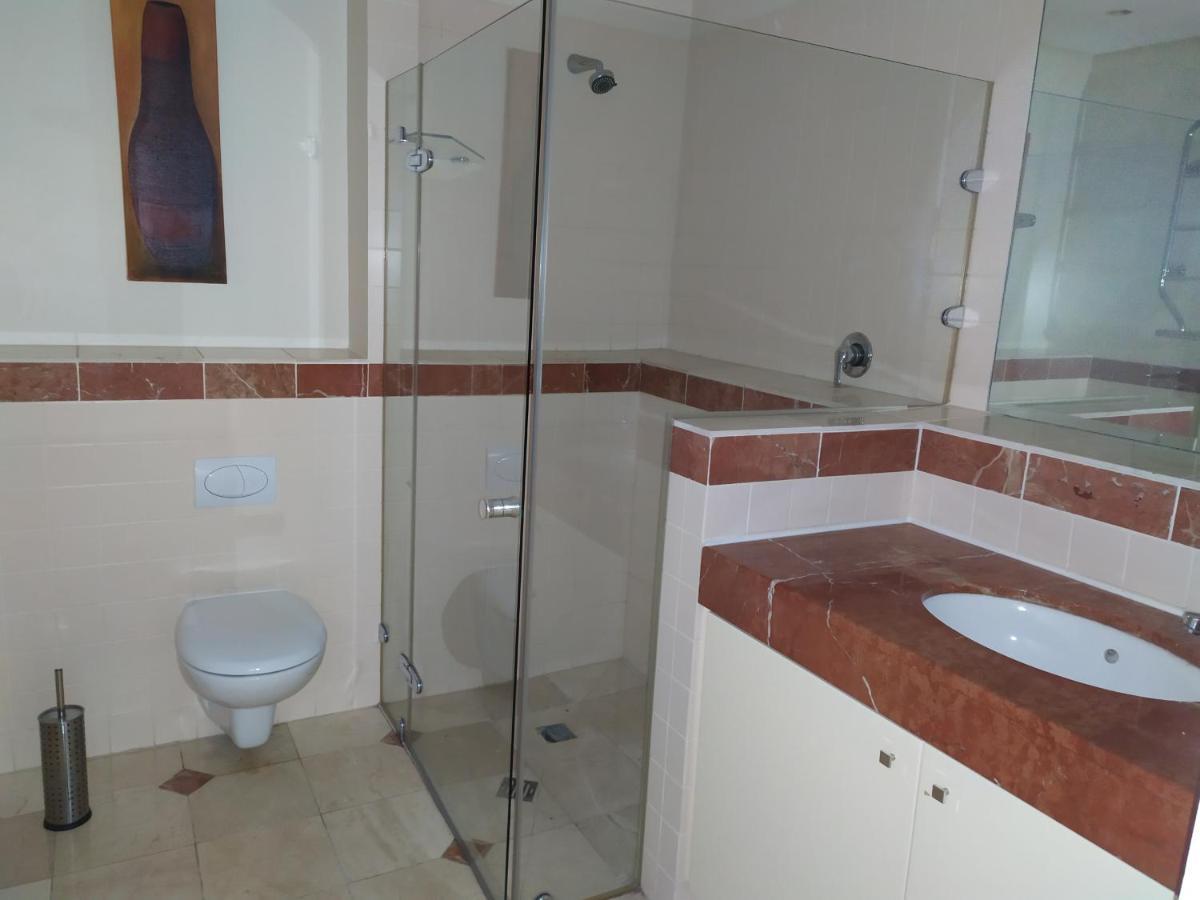 Unique 3 Bedroom In V A Waterfront Apartment *
