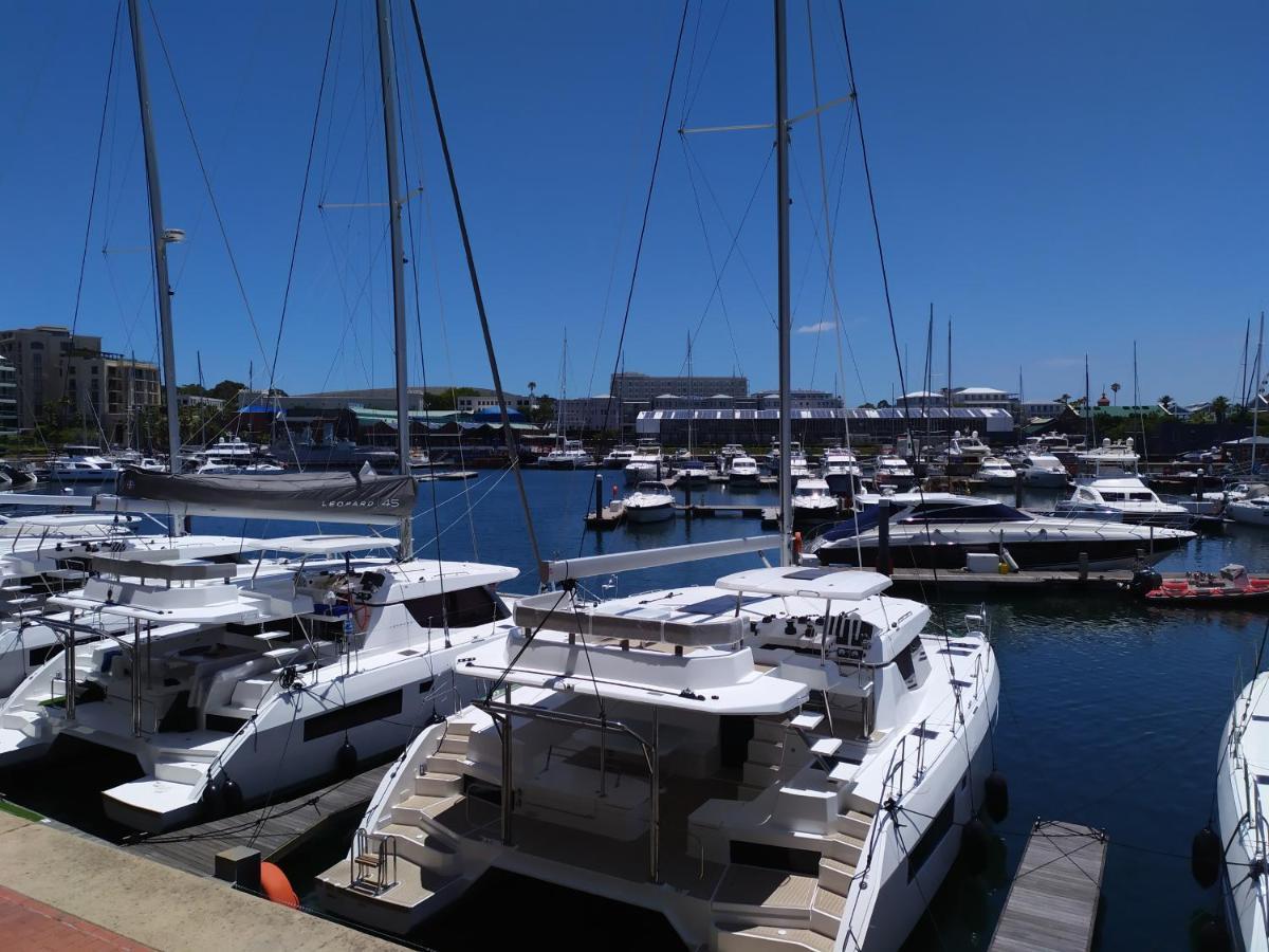 Unique 3 Bedroom In V A Waterfront Apartment *