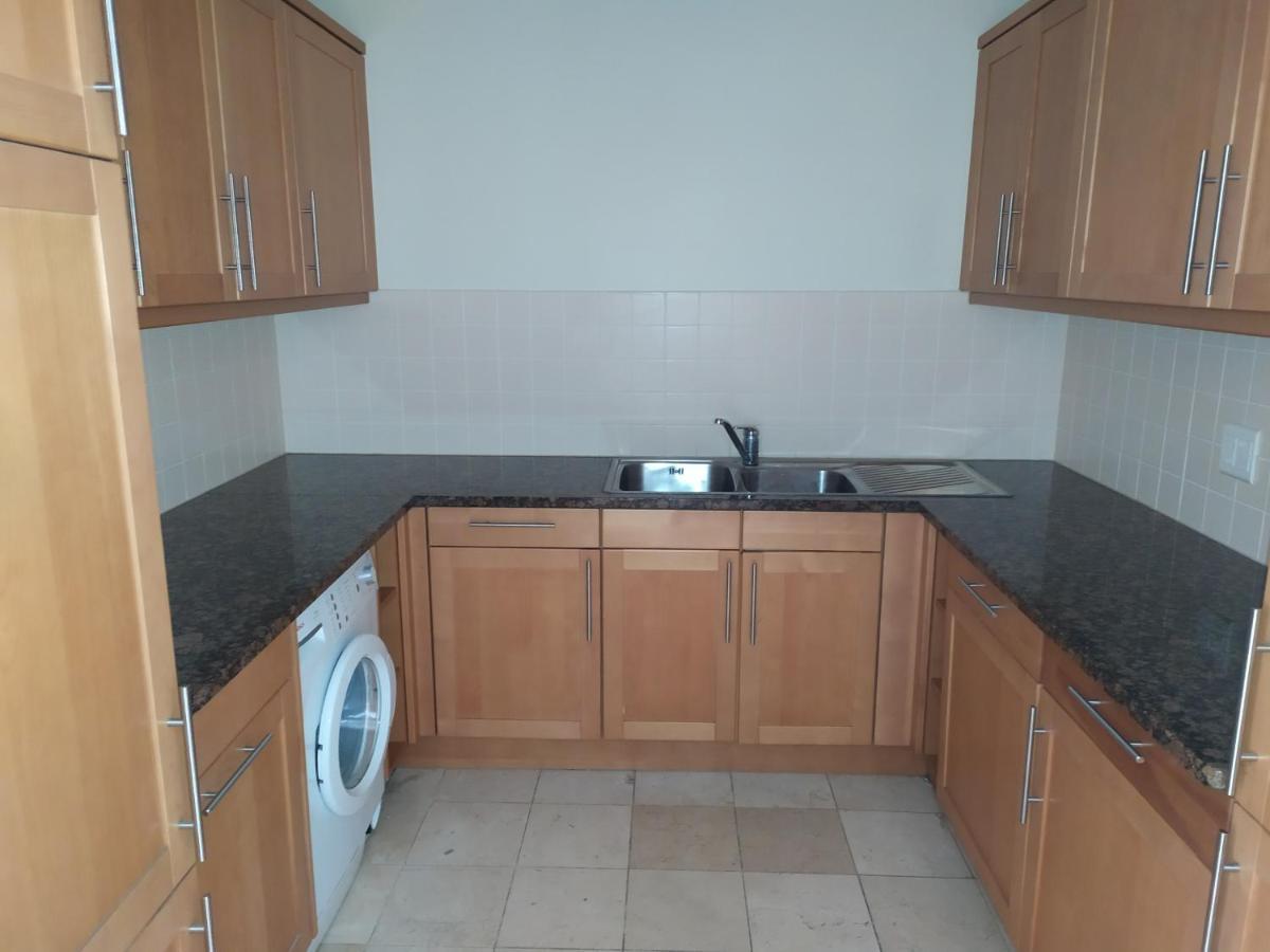 Unique 3 Bedroom In V A Waterfront Apartment *