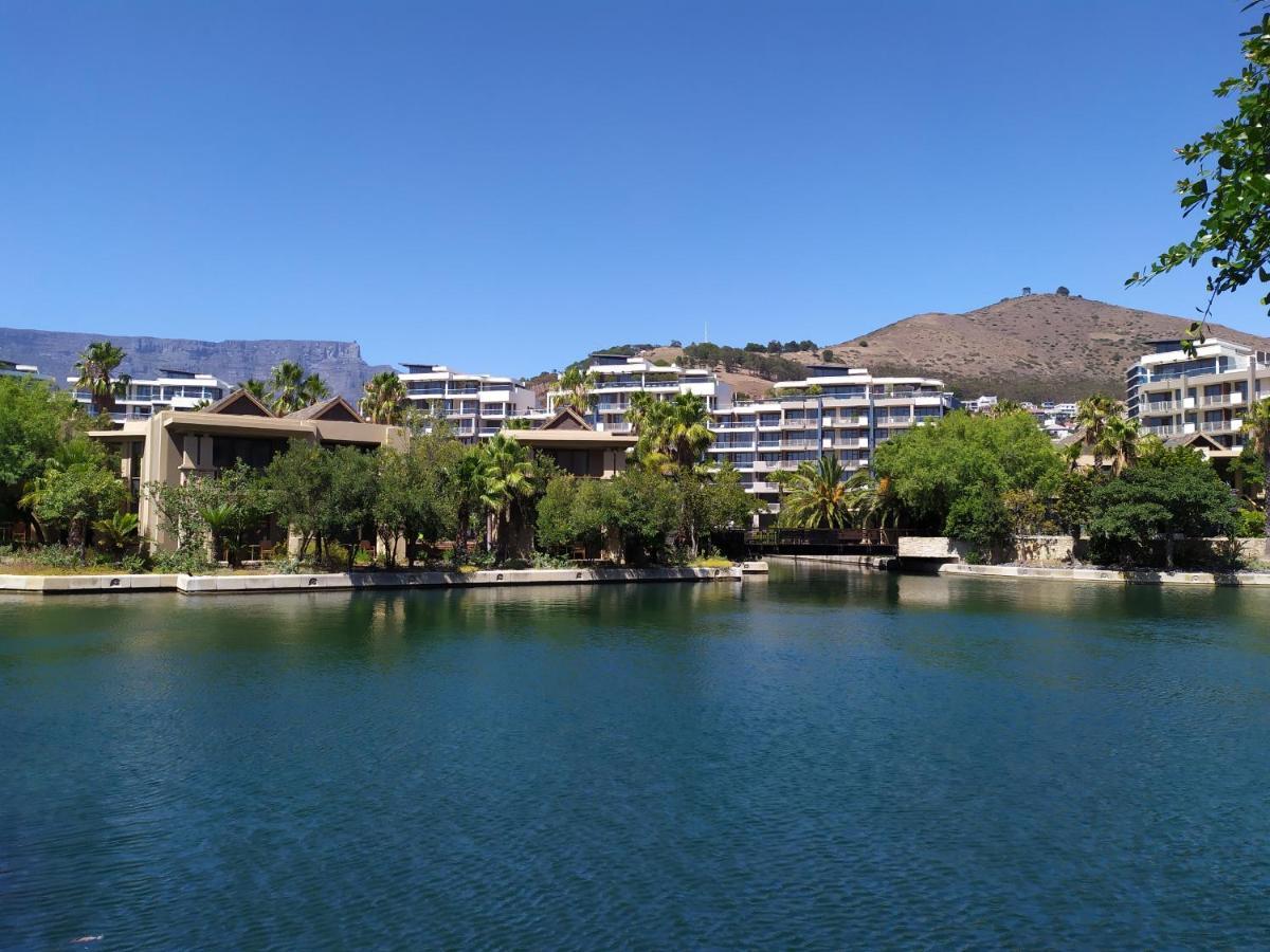 Unique 3 Bedroom In V A Waterfront Apartment *